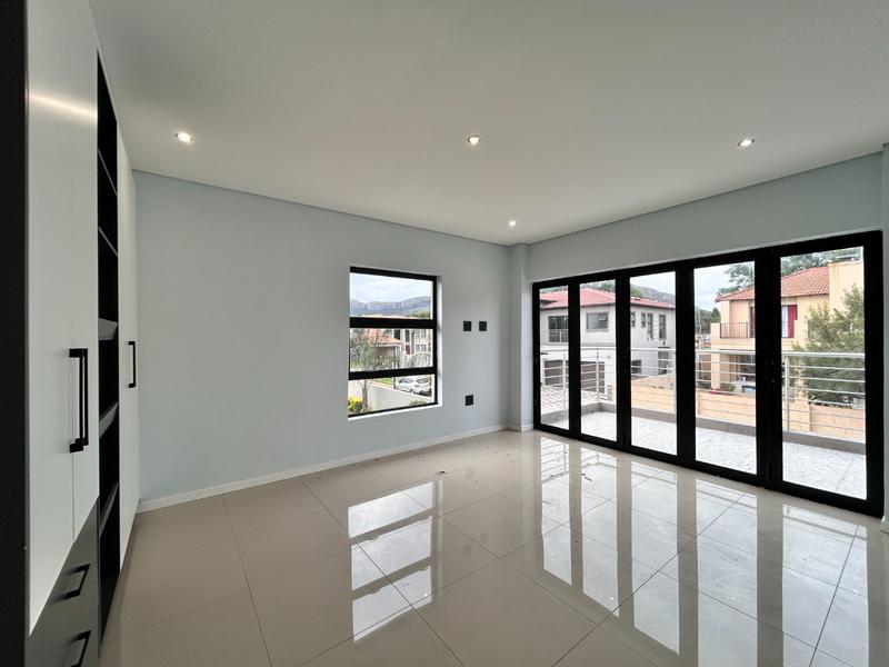 5 Bedroom Property for Sale in Melodie North West